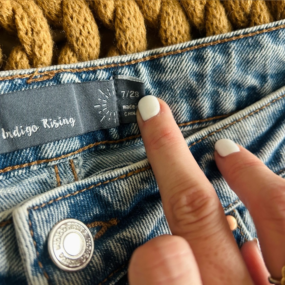 Indigo Rising High Rise Jeans - Picture 3 of 5